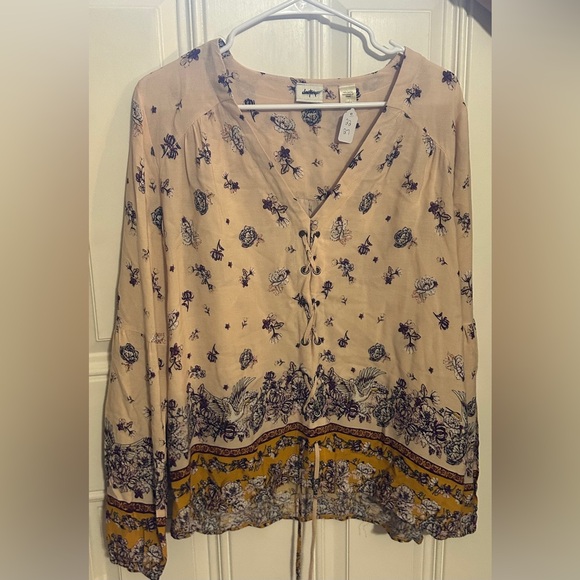 Daytrip Cream color tunic style top - Picture 1 of 2